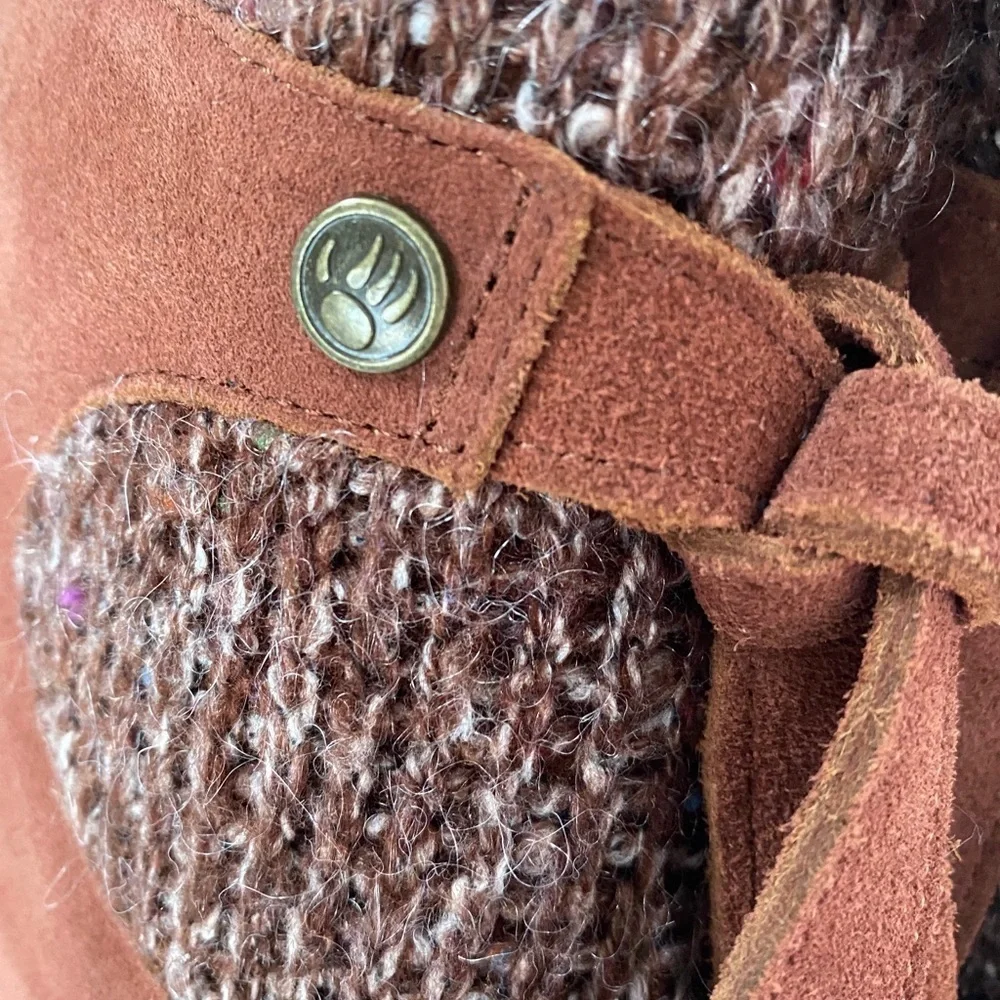 BearPaw Willow suede & tie detail boots, Sz. 7